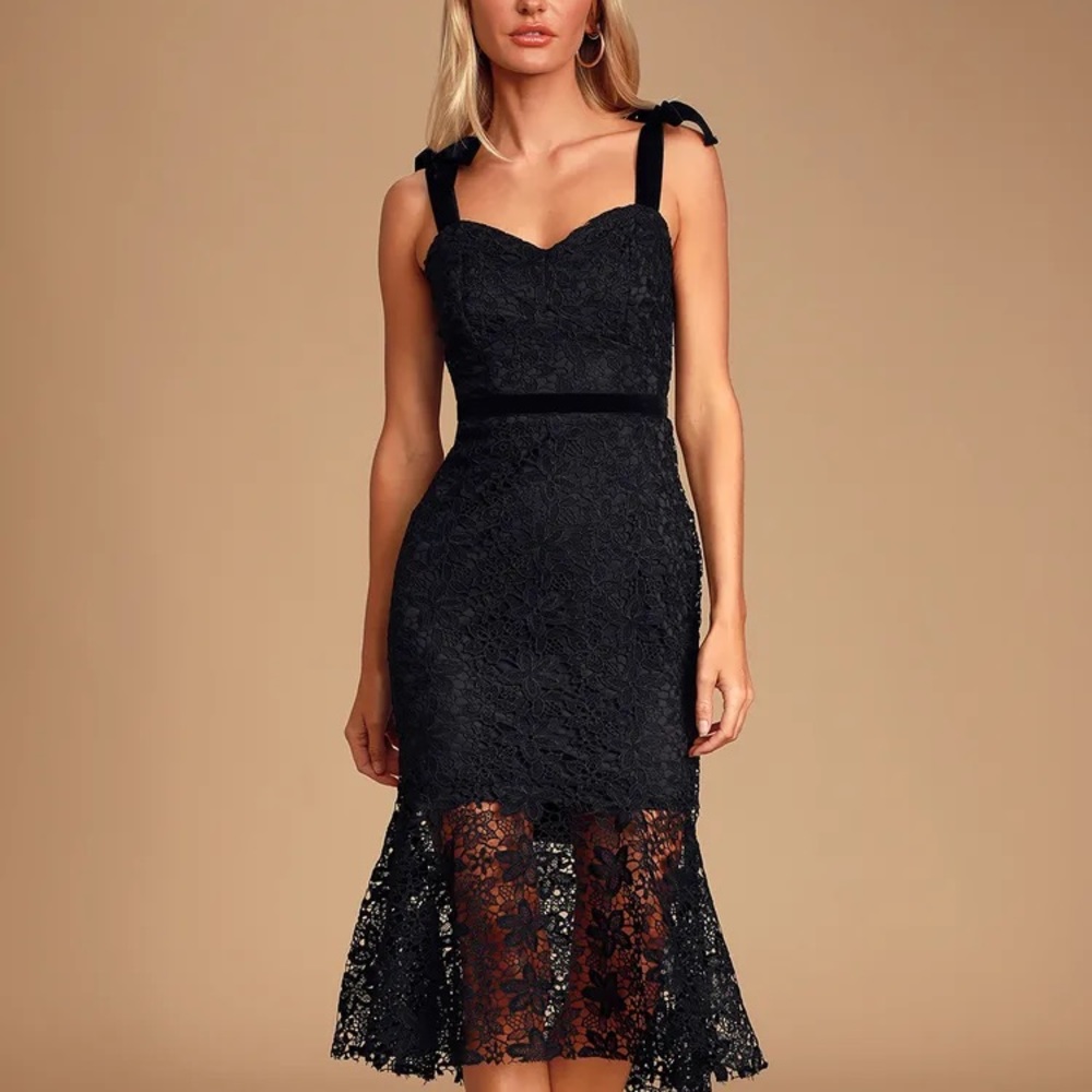 Lulu's Black Lace Midi Dress